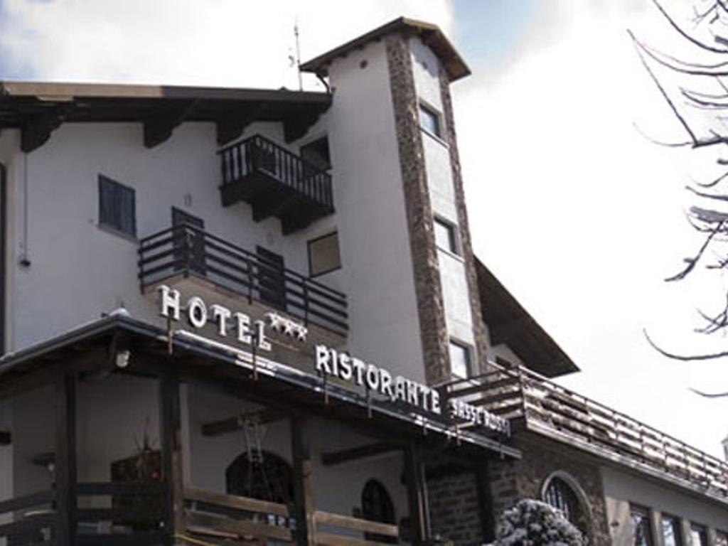 Hotel Ristorante Sassi Rossi Taceno Экстерьер фото