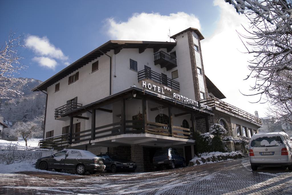 Hotel Ristorante Sassi Rossi Taceno Экстерьер фото
