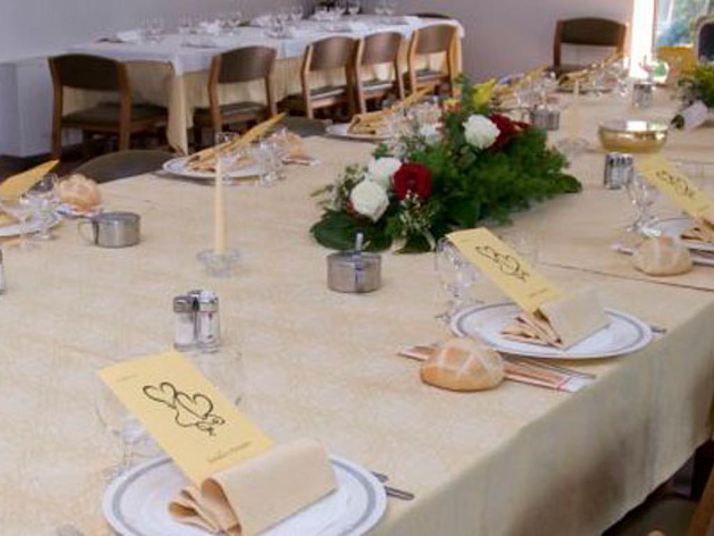 Hotel Ristorante Sassi Rossi Taceno Экстерьер фото
