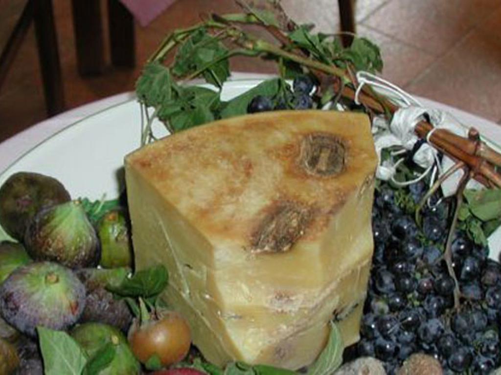 Hotel Ristorante Sassi Rossi Taceno Экстерьер фото