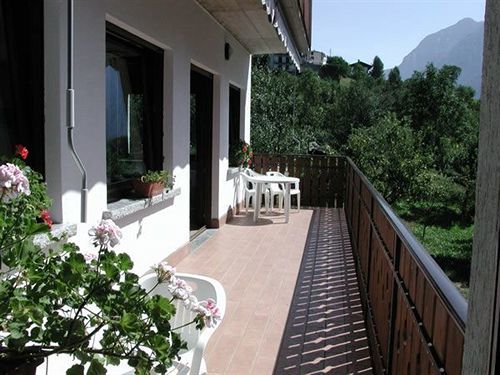 Hotel Ristorante Sassi Rossi Taceno Экстерьер фото